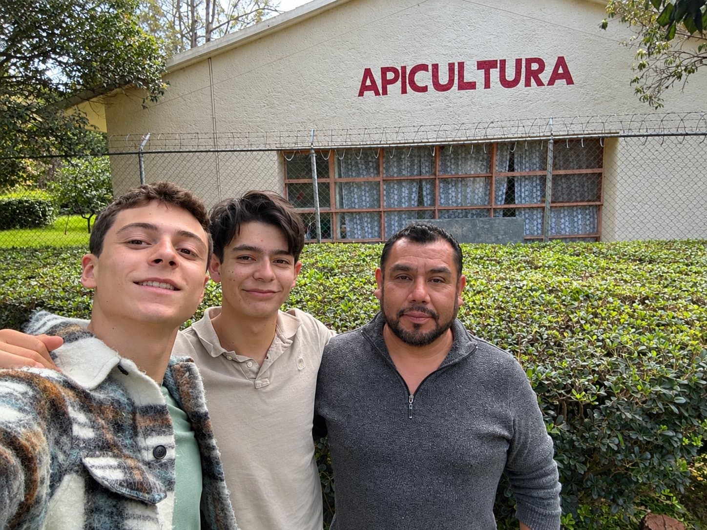 El equipo de apicultura